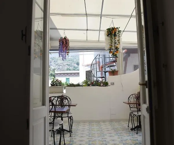 Antico Palmento Bed and Breakfast Λίπαρι