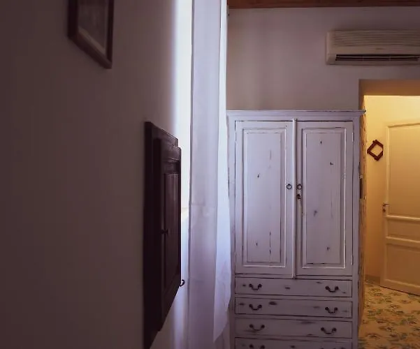 לינה וארוחת בוקר Antico Palmento ליפארי