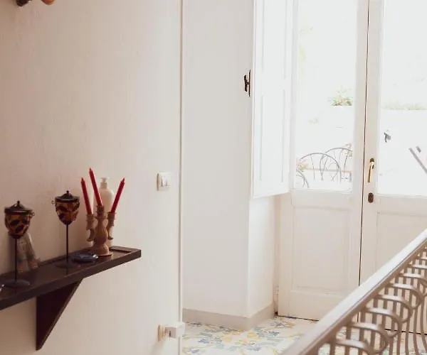 Antico Palmento Bed and Breakfast Λίπαρι