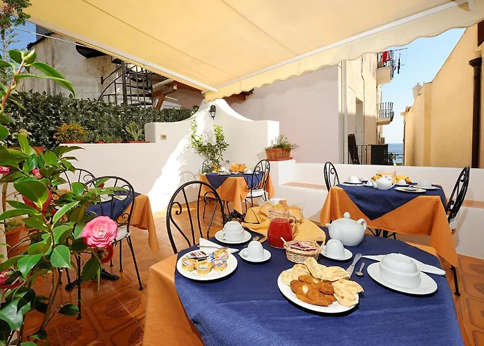 Antico Palmento Bed and Breakfast Λίπαρι